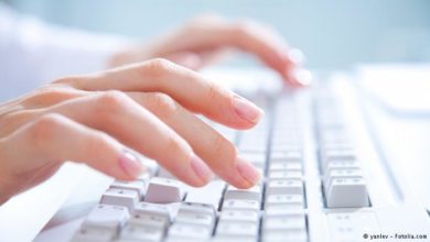 لوحة مفاتيح ذكية تولد الكهرباء وتتعرف على المستخدم