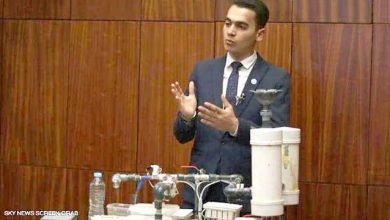 طالب مصري يخترع "جهازا ثوريا".. ويحصد جائزة عالمية