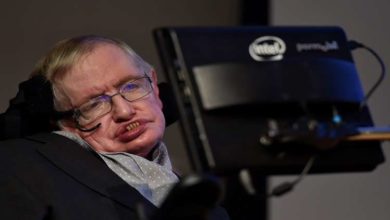 ماذا أراد ستيفن هوكينغ أن يوضع على قبره؟