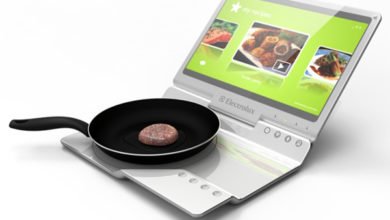 لاب توب يقوم بوظيفة تجهيز الطعام