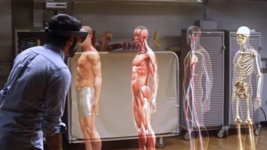 نظارة الواقع الافتراضي HoloLens تفتح افاق جديدة للتعليم